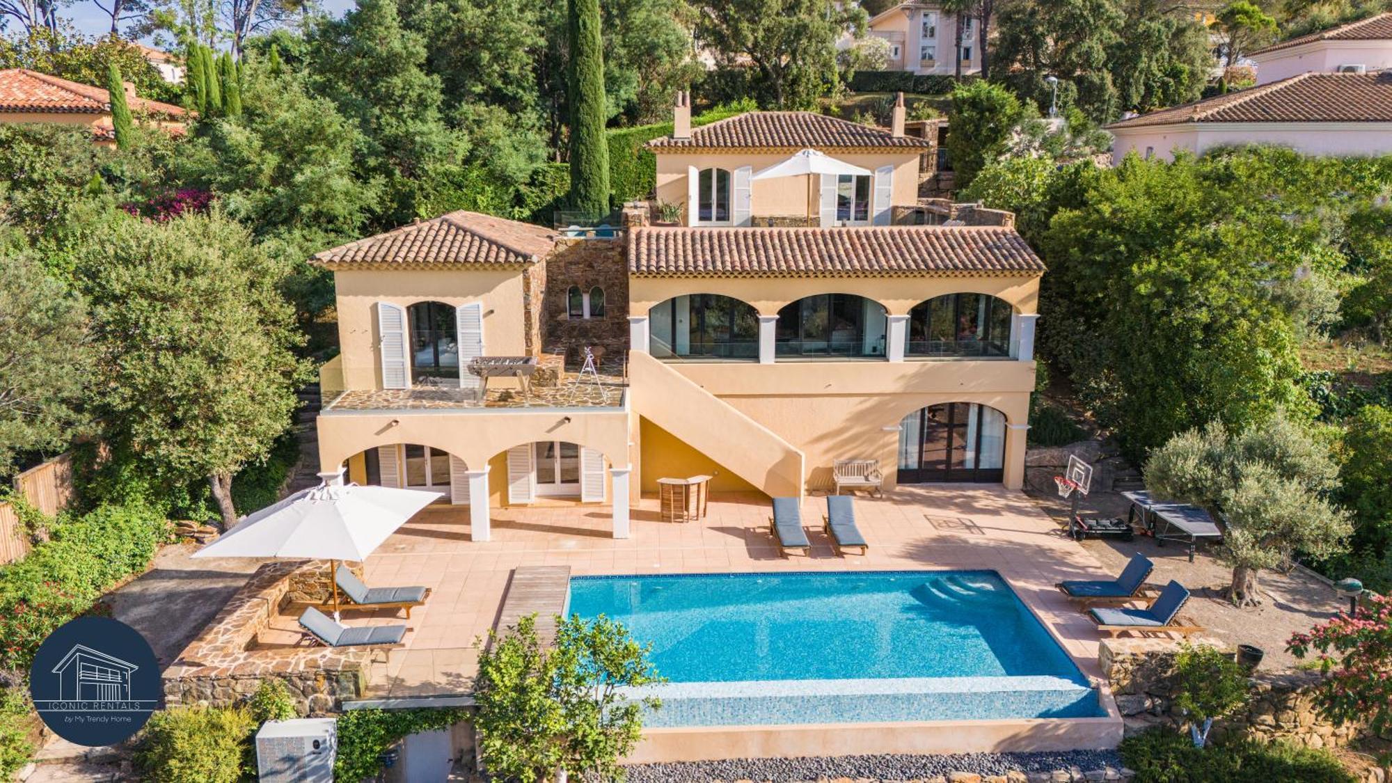 Villa Familiale Avec Vue Imprenable Saint-Raphael  Exterior photo